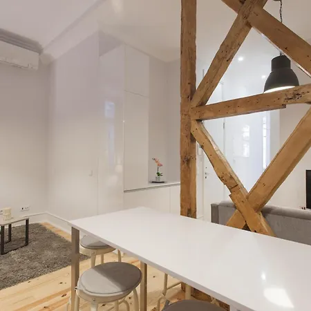 Center Apartment *